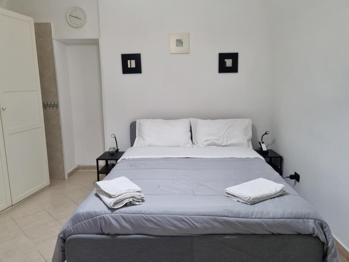 Donnaluisa Apartment Naples Luaran gambar