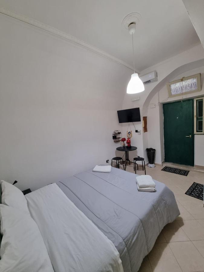 Donnaluisa Apartment Naples Luaran gambar